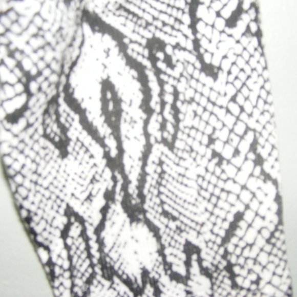 Black and White Snakeskin Print Top - Picture 9 of 14